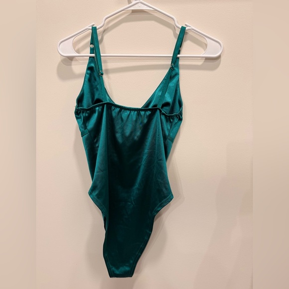 Amazon Green Bodysuit - Picture 3 of 5